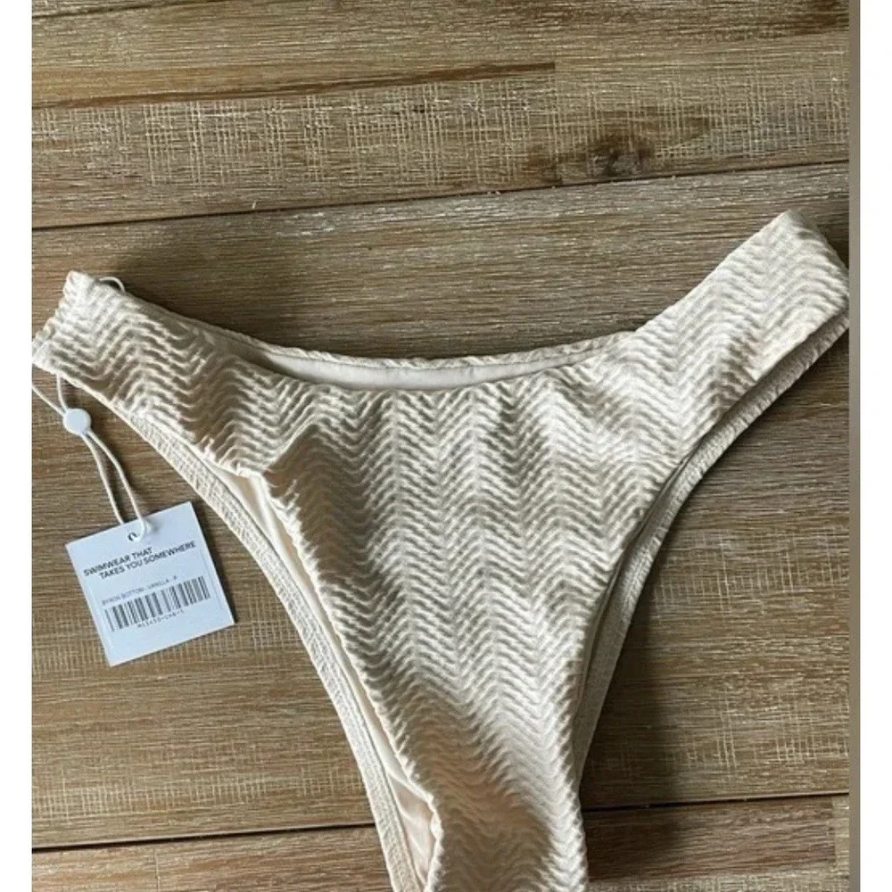 Monday Swimwear BYRON BOTTOM - VANILLA- Size V ….b12